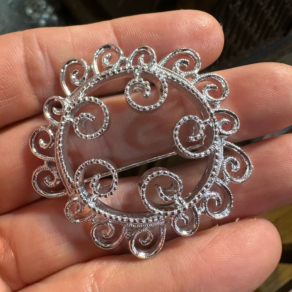 Vintage Sarah Coventry Brooch Textured Silver Tone Open Circle Swirl Wreath